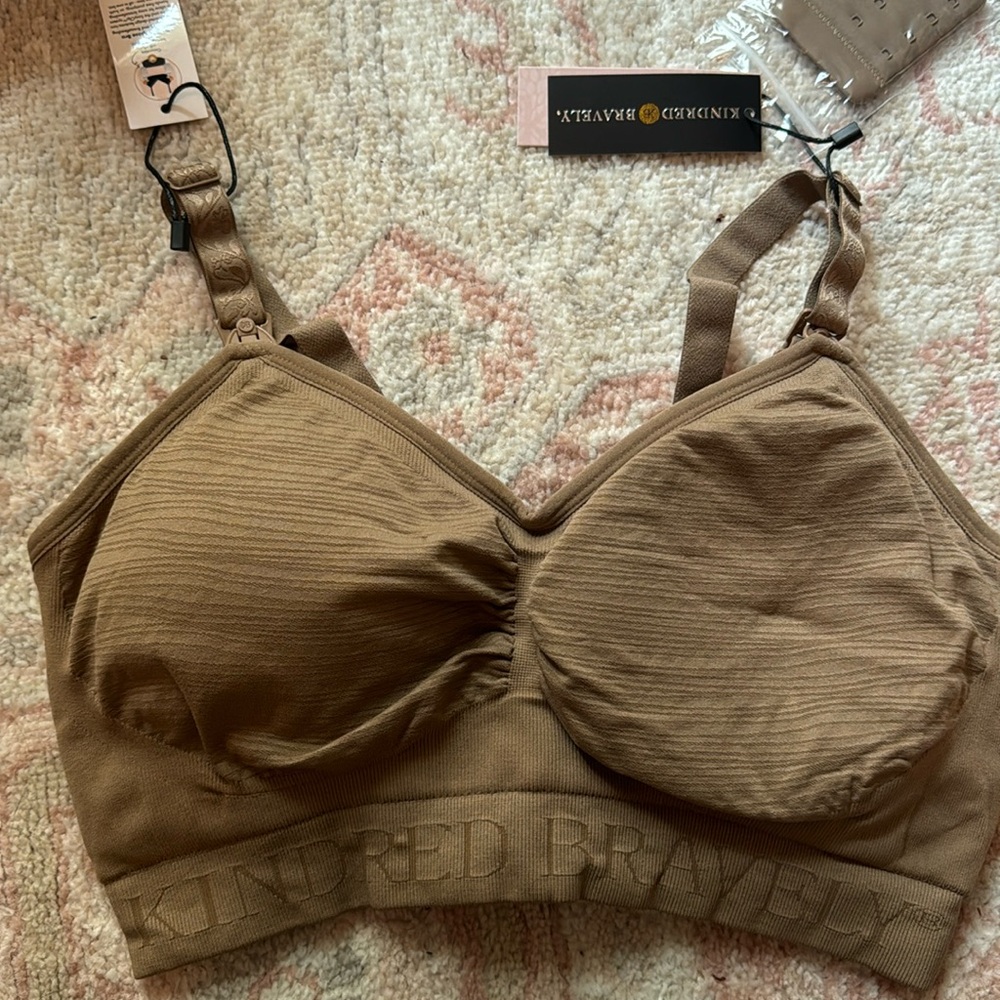 Kindred bravely hands free pumping bra